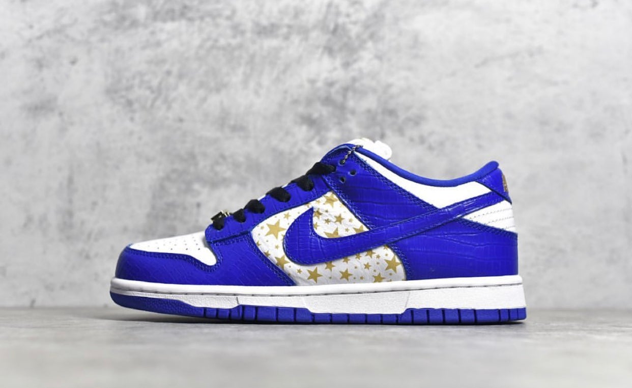 nike sb dunk low supreme stars hyper royal