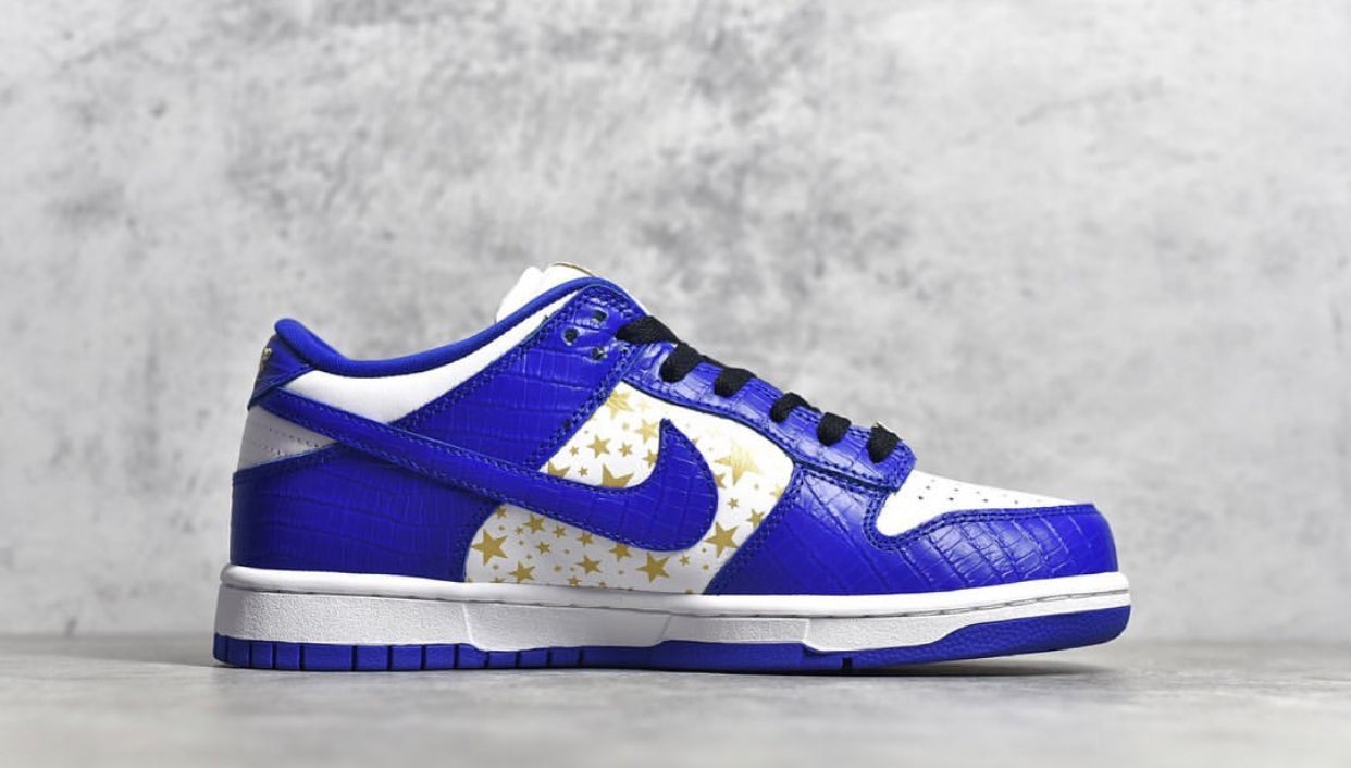 nike sb dunk low supreme stars hyper royal