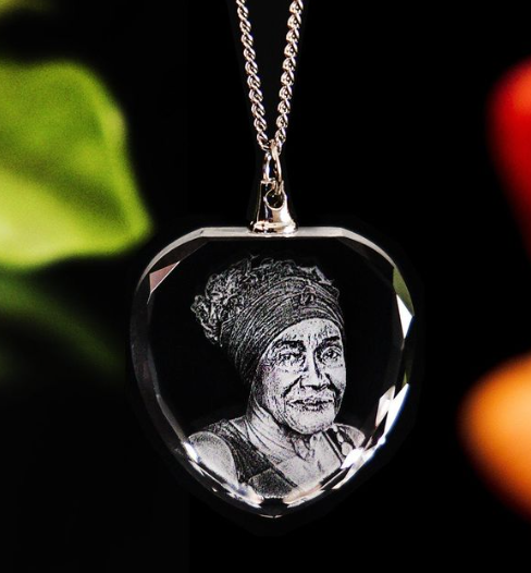 laser engraved glass necklaces with etched pictures