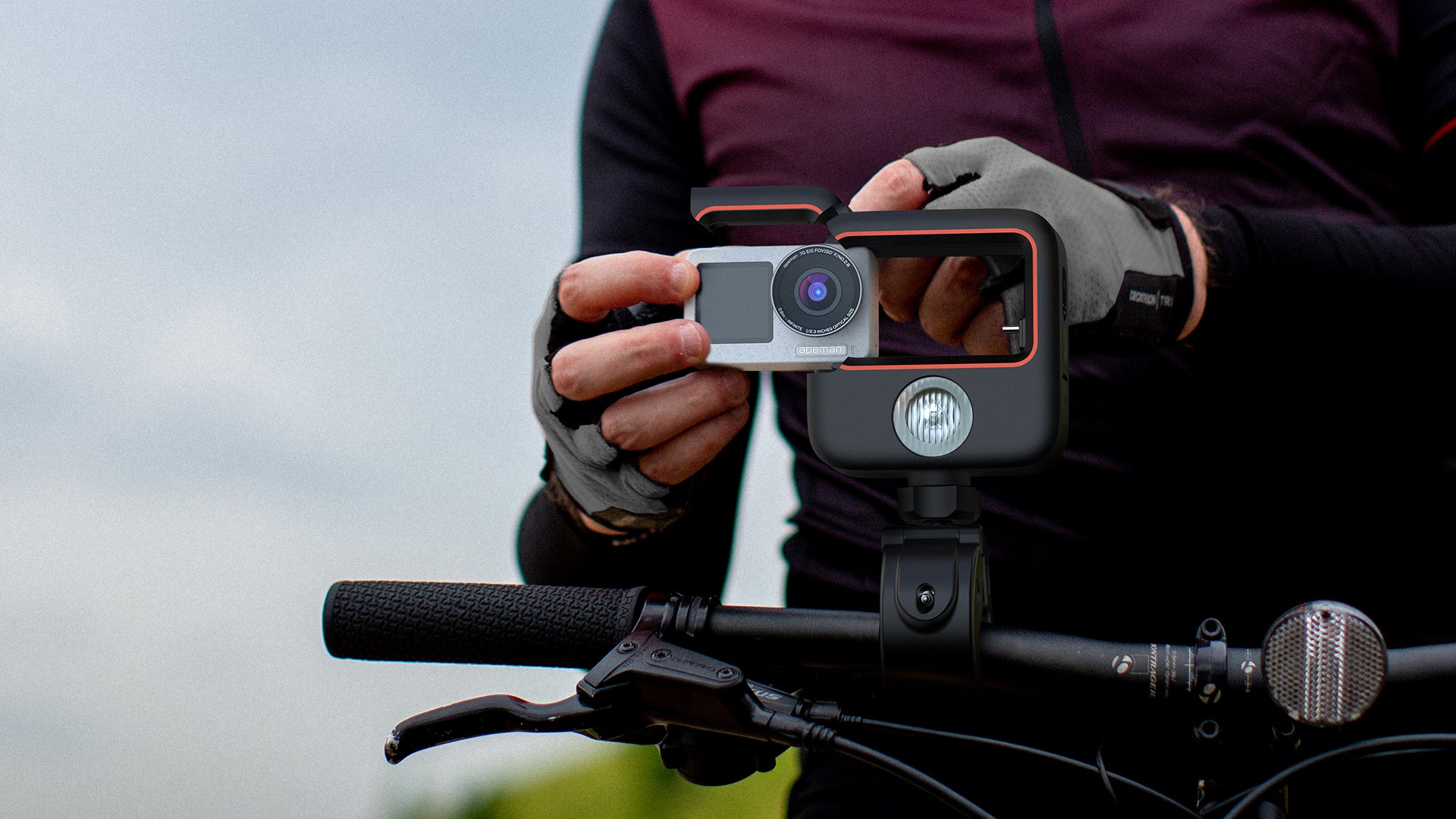 Apeman Seeker all-in-one cycling safety action camera - Bikerumor