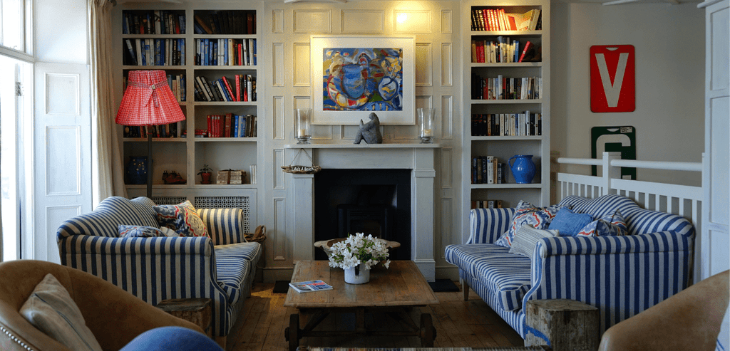 Table dans un Petit Salon