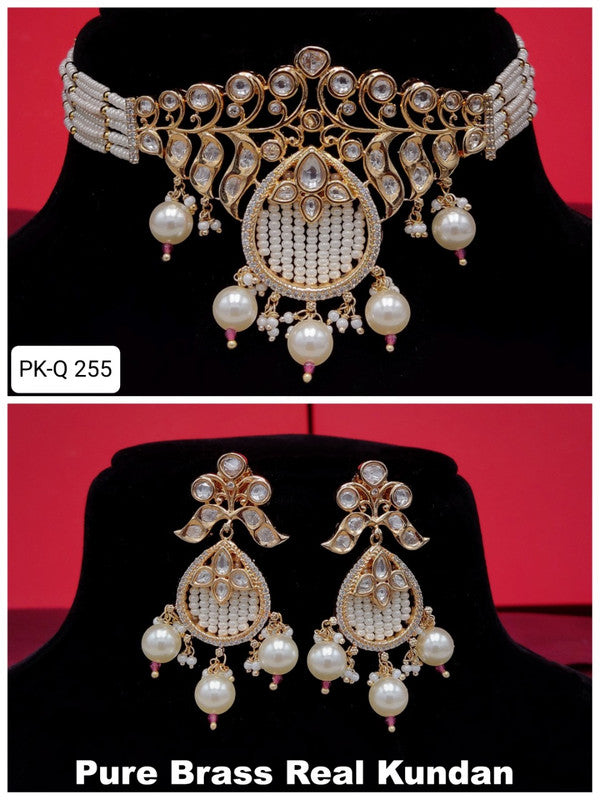 Kundan jewellery: The history and intricate craft behind the bridal  favourite | Vogue India