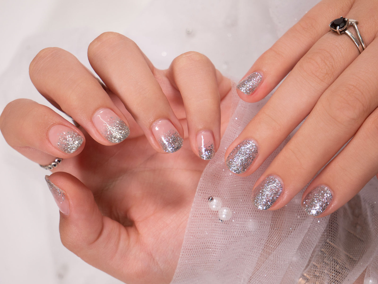 New Year\'s Nails: The Top Gel Nail Art Looks to Ring in 2024 | Gelous