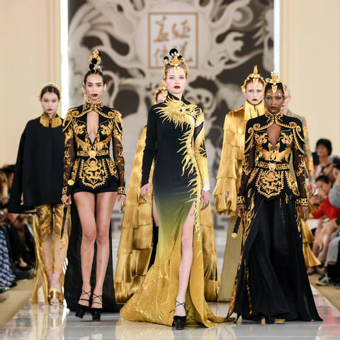 Traditional Chinese Dress Hanfu Showed in 2020 Paris Fashion Show