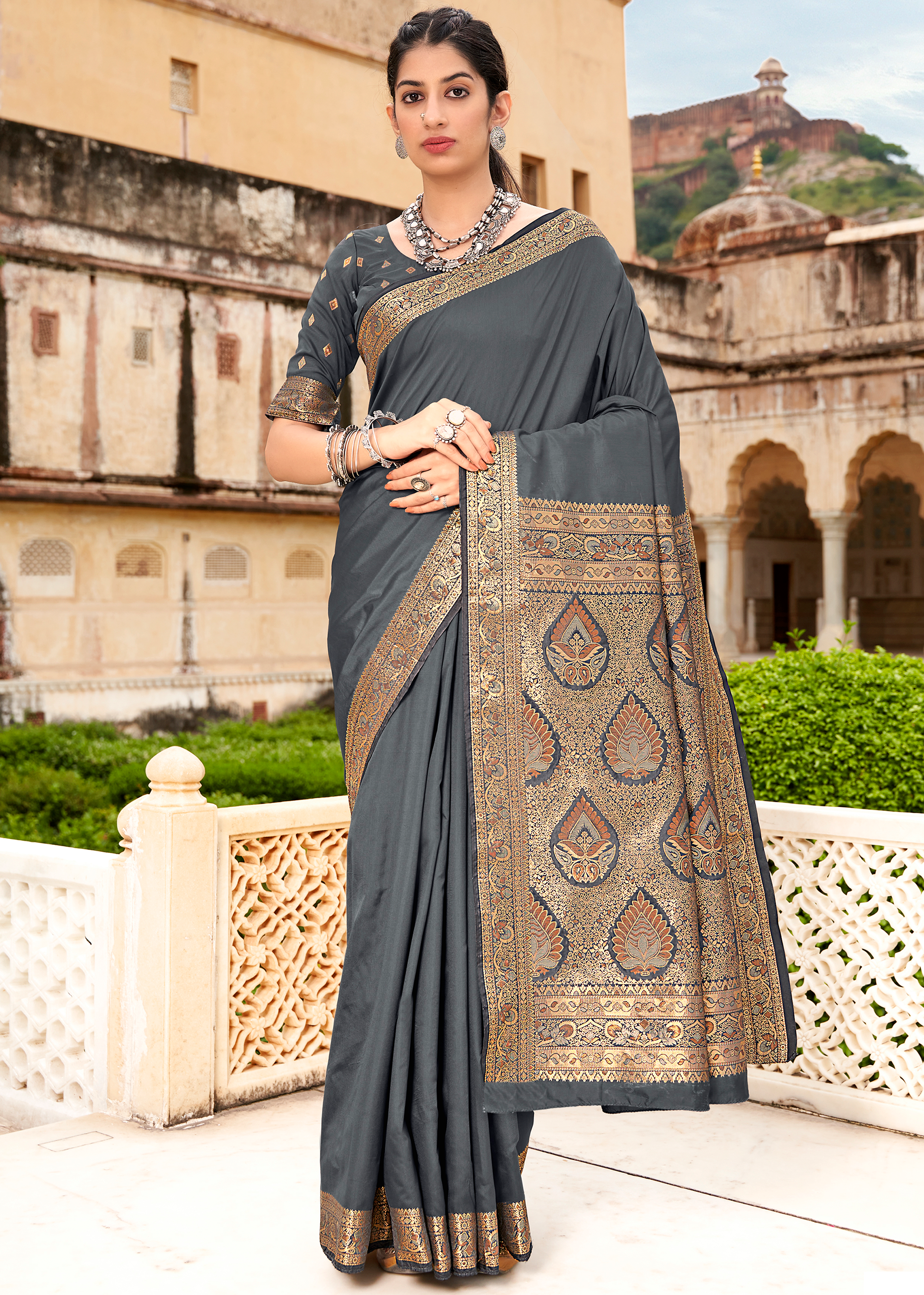 Carbon Grey Woven Soft Silk Saree With Heavy Designer Pallu