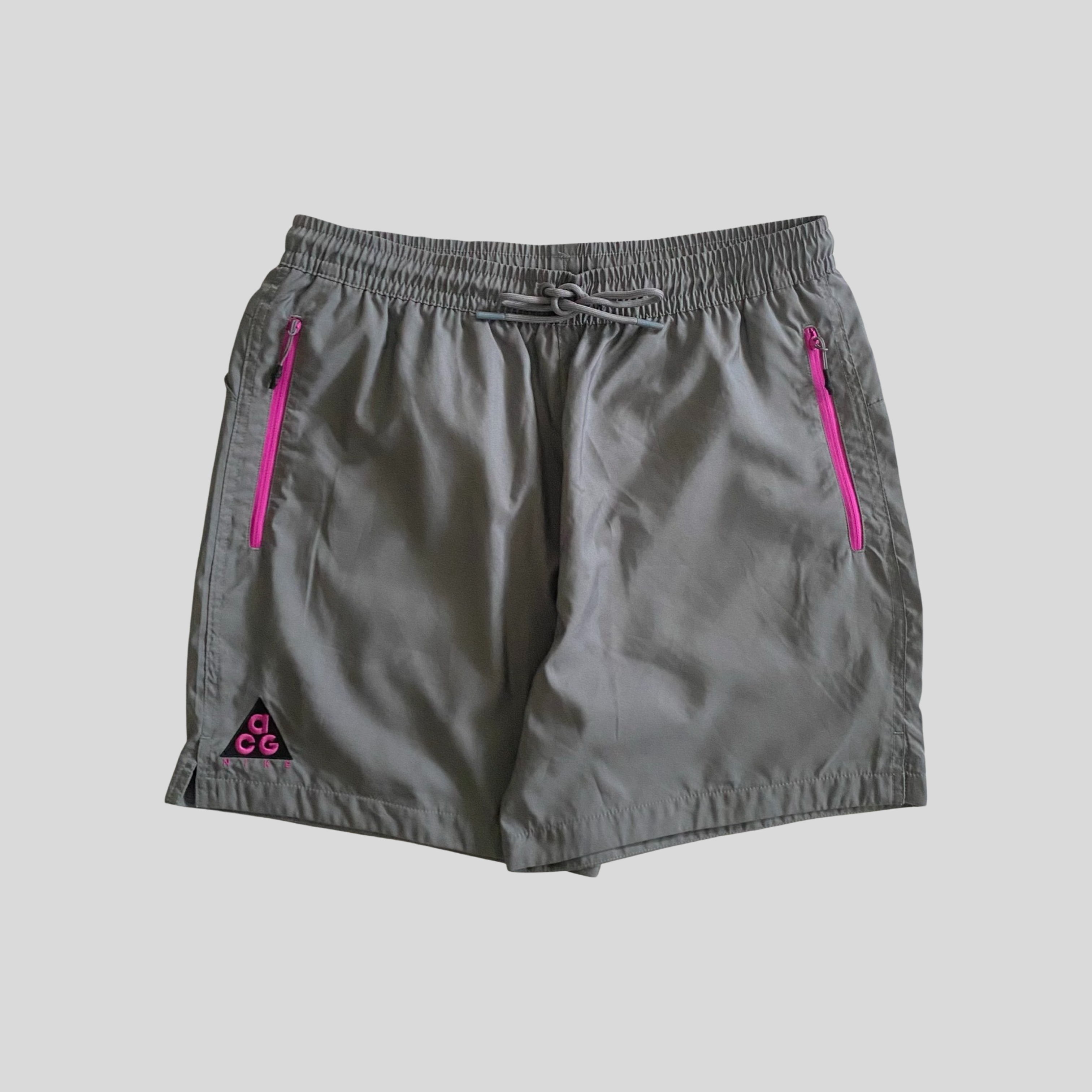 Image of 00s Nike acg sport shorts - 30/M