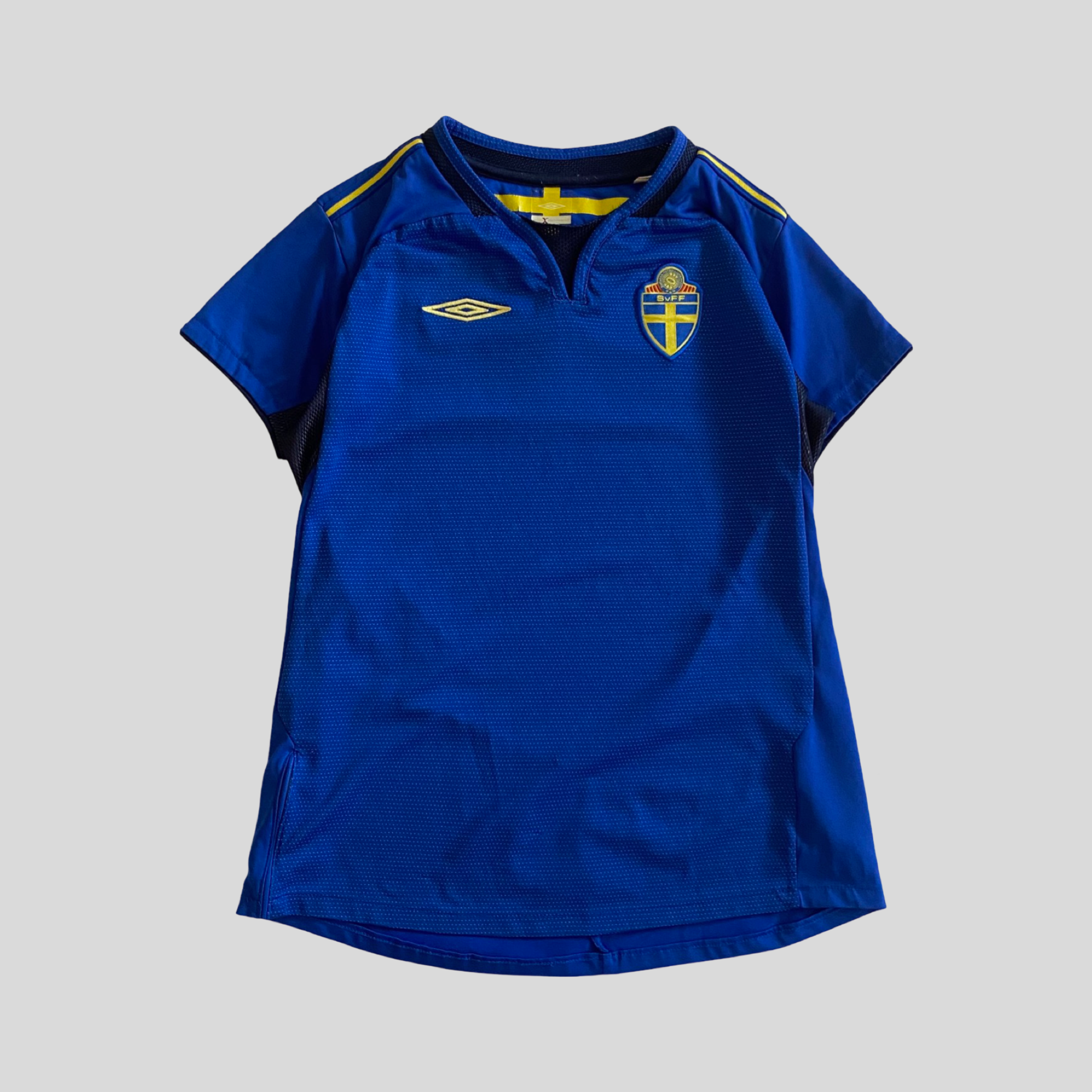 image of 2005 Sweden away jersey - XXS