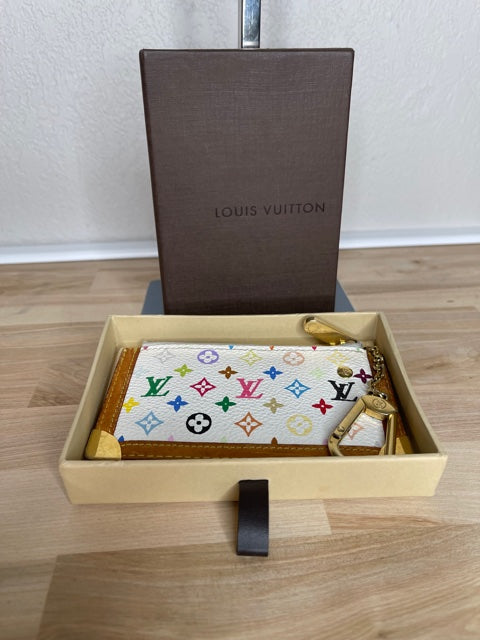 LV- Sara Wallet - Custom Paint – ConsignIt Couture Boutique