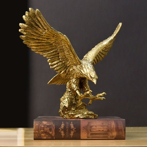 Escultura Águia Dourada Em Resina Decorativa