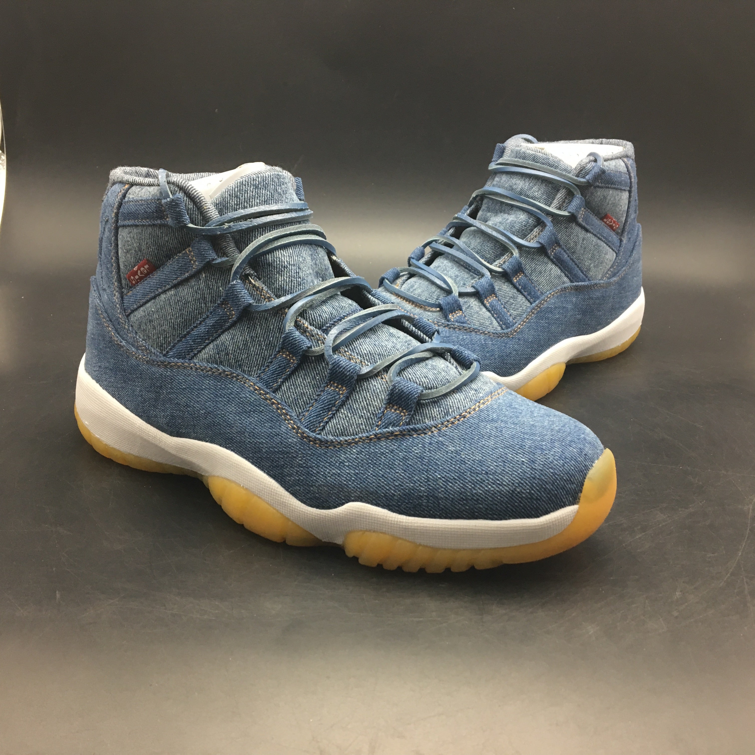 AM Air Jordan 11 Levi's