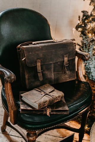 The beautiful patina of full grain natural vegetable tanned leather –  Thirteen50 Leather