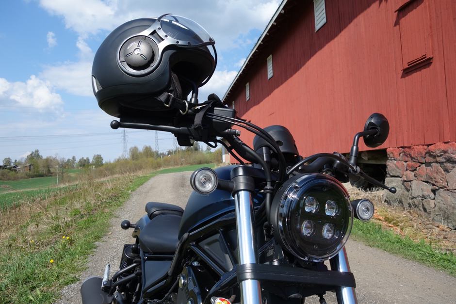 Honda Rebel 500 M på grus