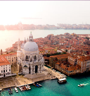 Scenic view of Venice, Italy, as visited by L&F customer, Susan on her trip to Europe where she showcases how L&F clothing works well for 40 plus women needing a long haul, capsule travel wardrobe.