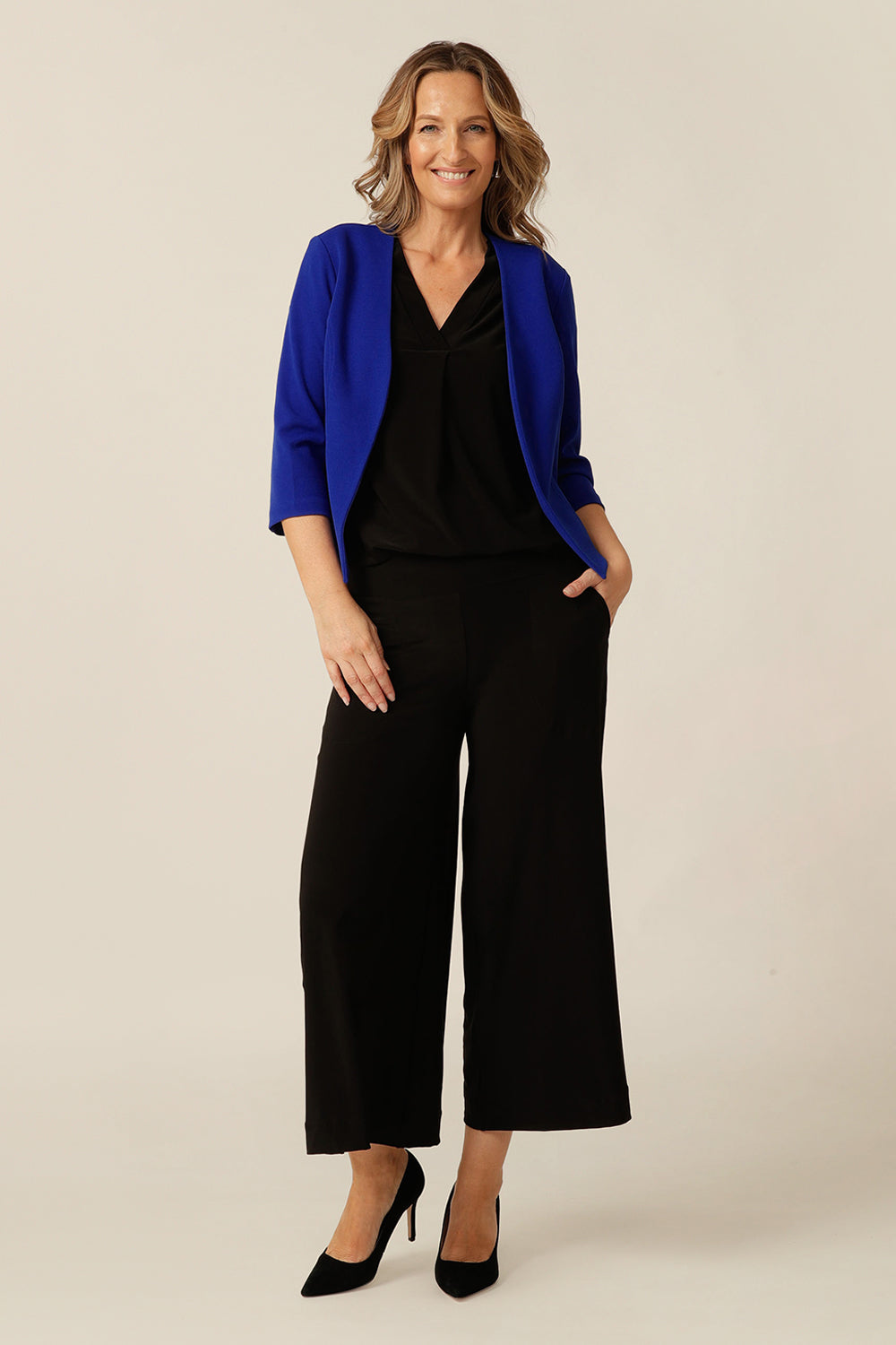 open-fronted collarless tailored jacket for stylish corporate women