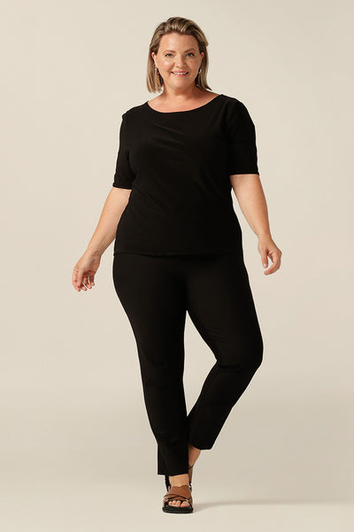 Work friendly, slim fit, jersey top with round neckline and short sleeve