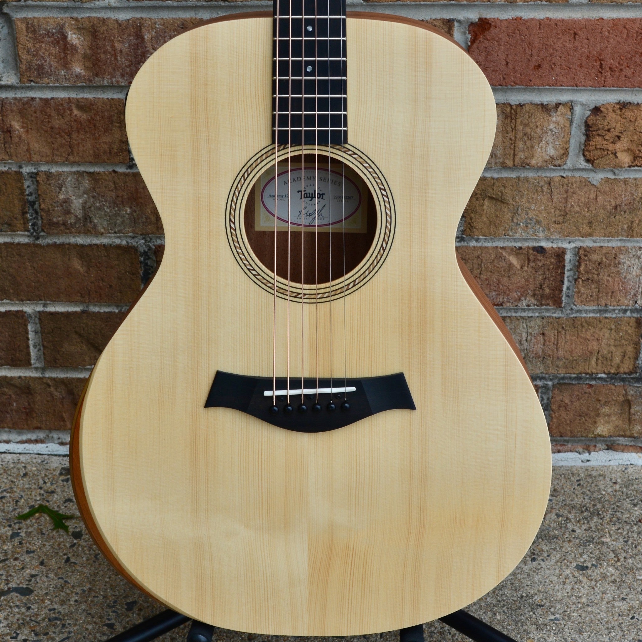 Taylor Academy 12e-N – Matt's Guitars