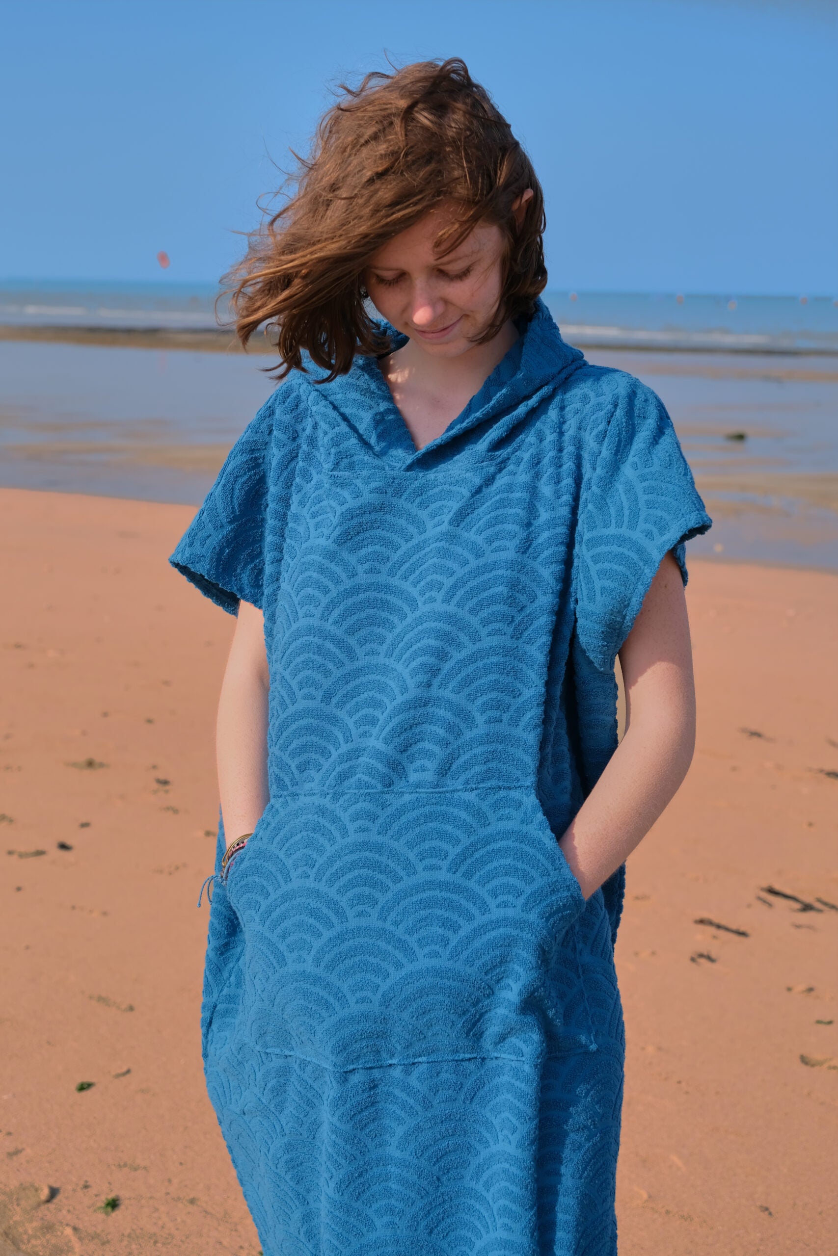 Poncho de Plage “Plume de Paon” en Vagues Japonaises. NEW 2022