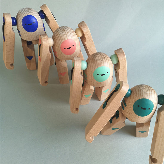 Atelier de la belle étoile - Robots en bois fabriqués en Savoie