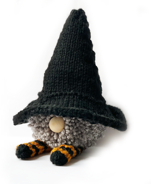 Witchy Gnome free holiday crafts knitting pattern