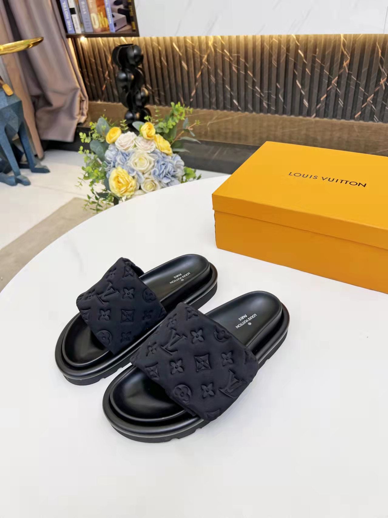 LV Louis Vuitton Women's 2022 NEW ARRIVALS POOL PILLOW COMFORT Slippers Sandals Shoes