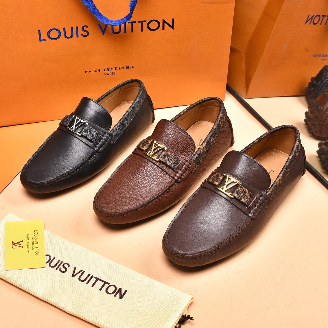 LV Louis Vuitton Men's 2021 NEW ARRIVALS HOCKENHEIM Loafers 