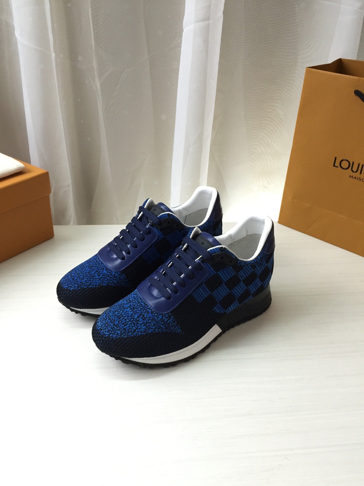 LV Louis Vuitton Men's Leather Run Away Sneakers Shoes