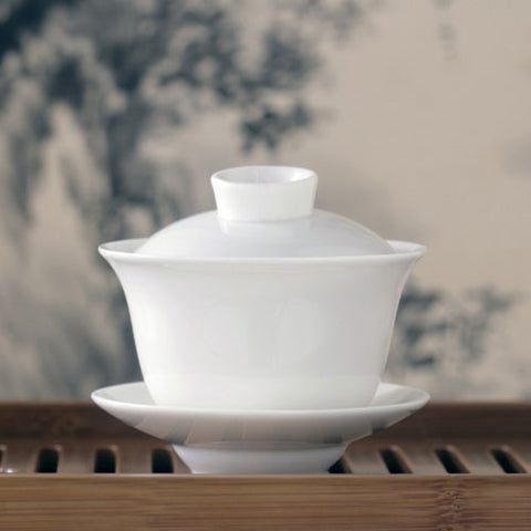 Using a Gaiwan to Brew Tea