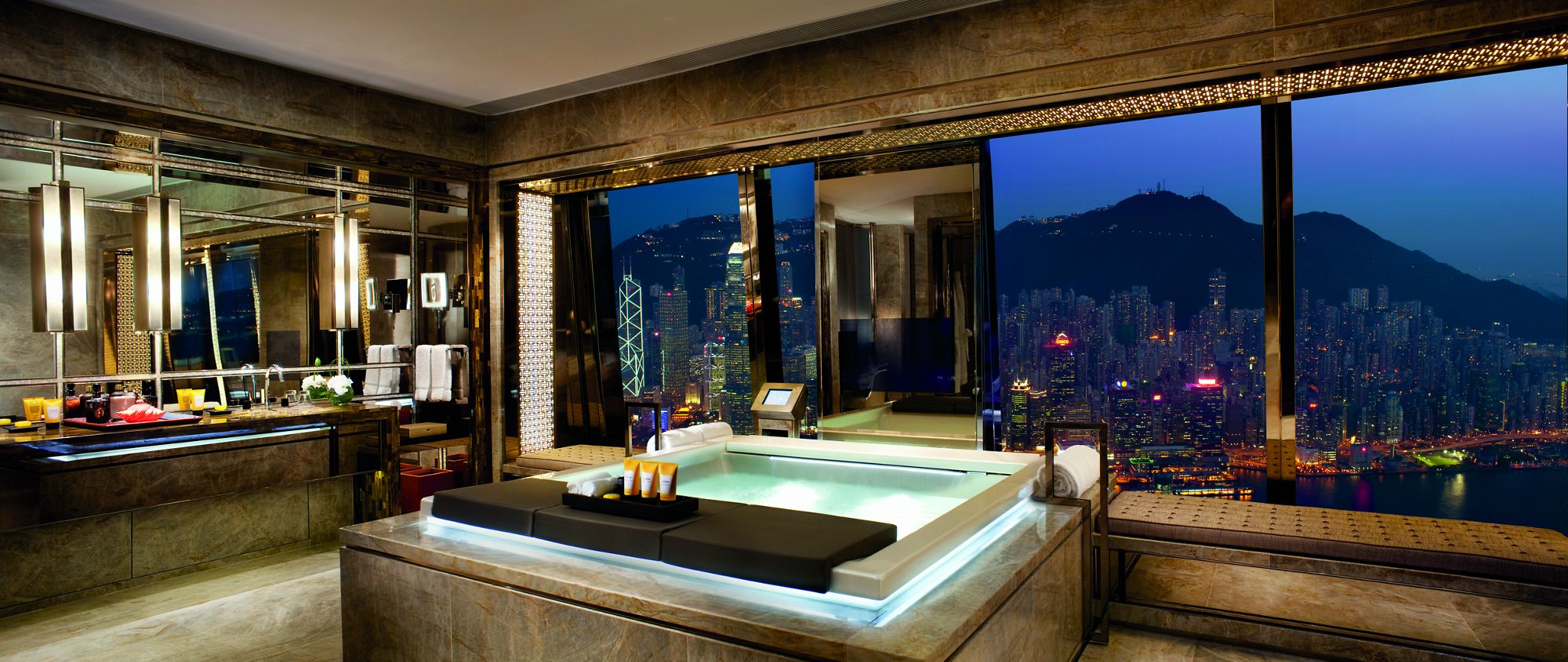 The Ultimate Bath' Is an Ode to the World's Most Luxurious Bathrooms