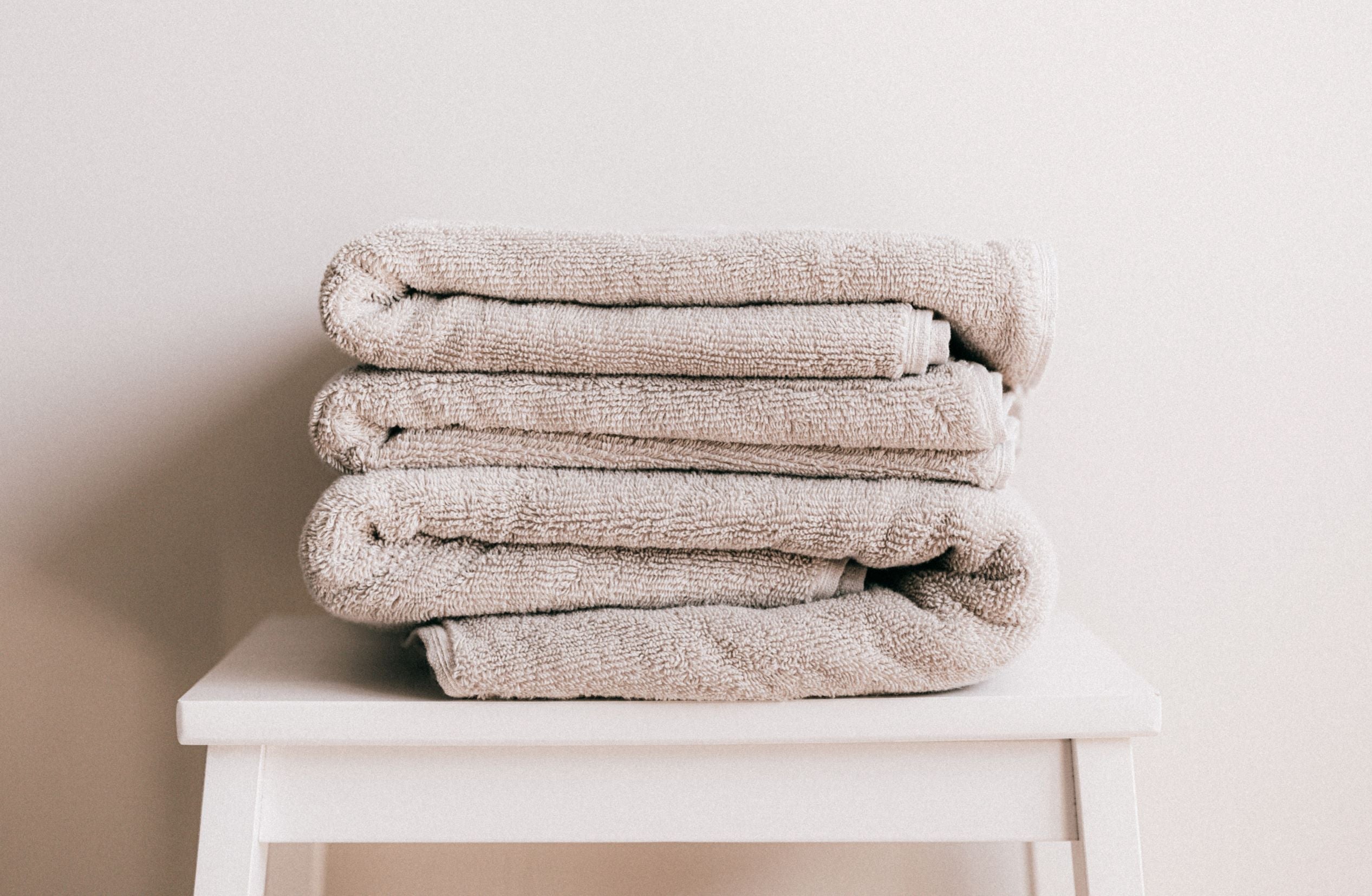 Towels Stack - The Difference Between a Bath Towel and Bath Sheet