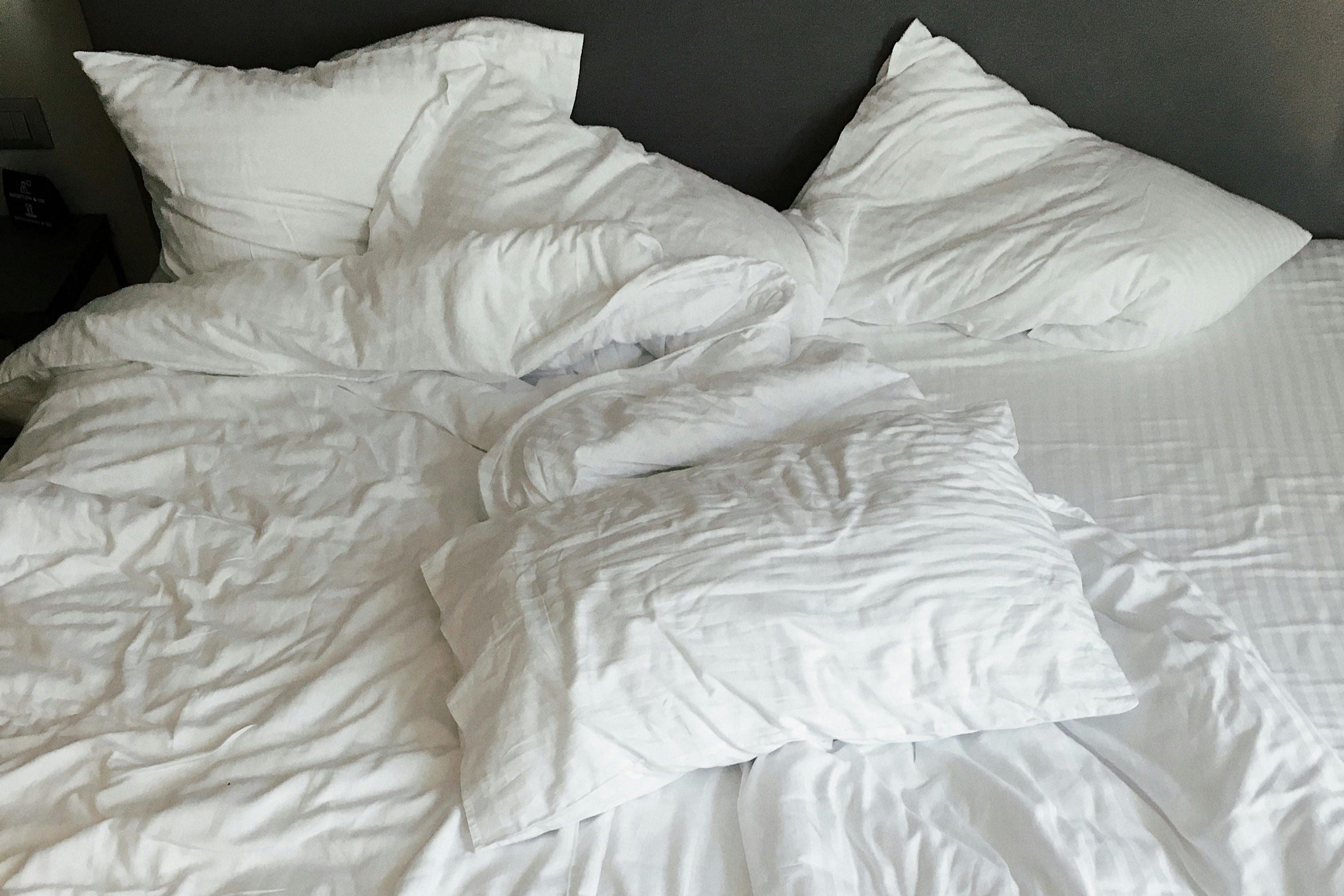 linen bedsheets