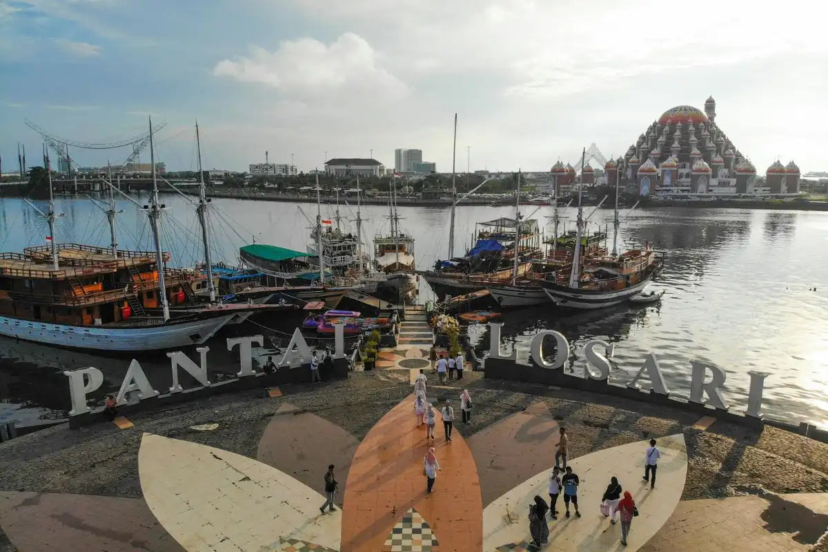 pemandangan di Pantai Losari