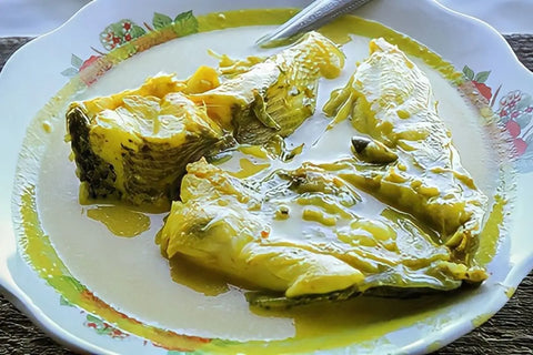 sepiring ikan bumbu gulai