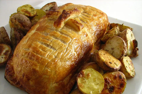 beef wellington utuh dengan komplemen roast potato