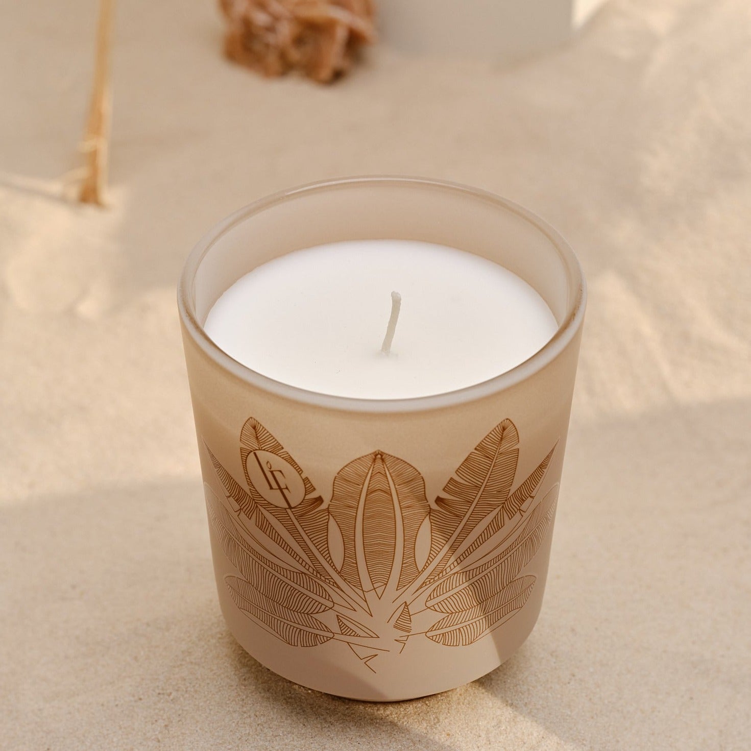 Se NOMAD WOOD - LIGHTS FROM ELSEWHERE - DUFTLYS - Scented Candle / Duftlys - Bougies la Francaise - BLF - StudioBuus hos StudioBuus.dk