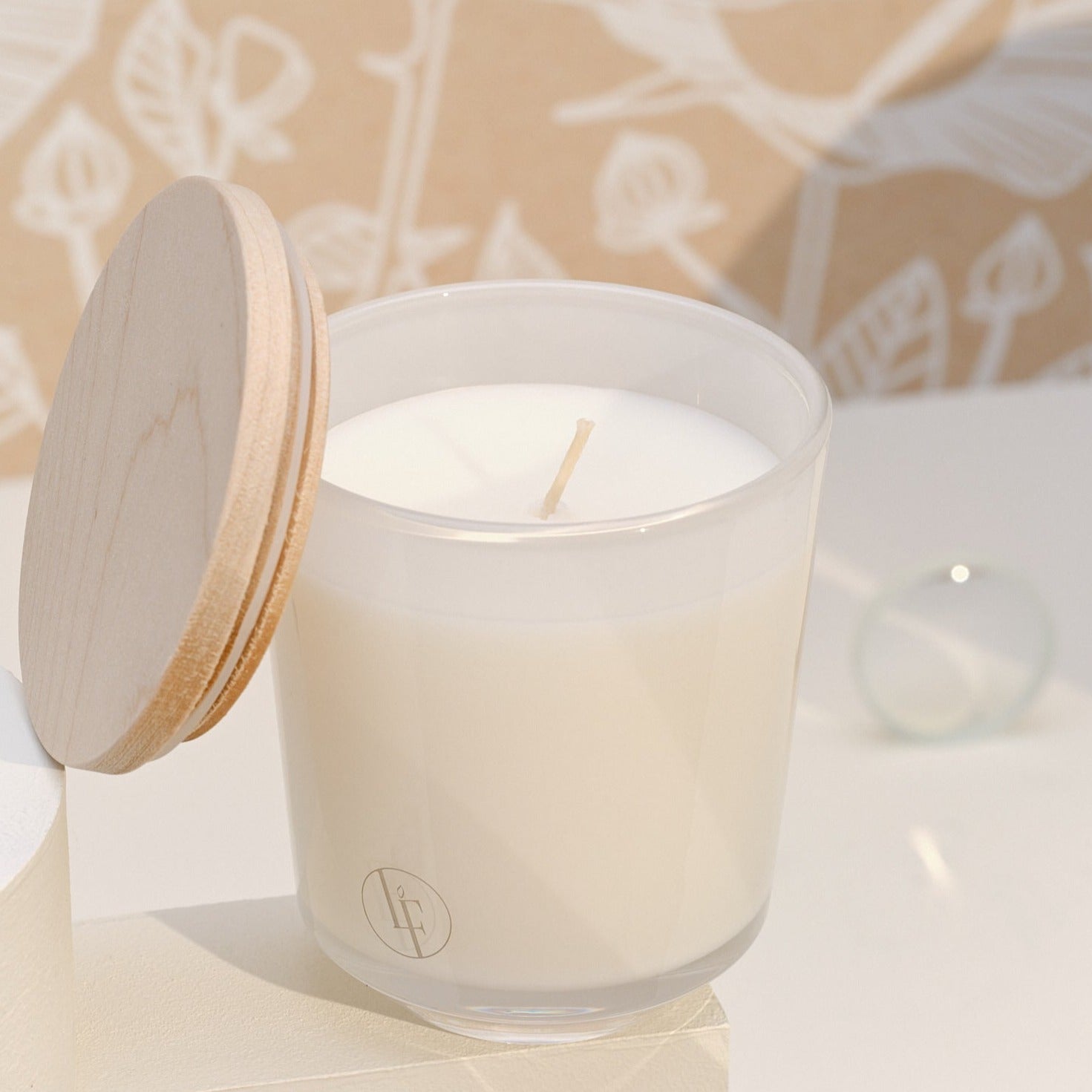 Se THE FLOWERS - NATURAL LIGHTS - DUFTLYS - Scented Candle / Duftlys - Bougies la Francaise - BLF - StudioBuus hos StudioBuus.dk