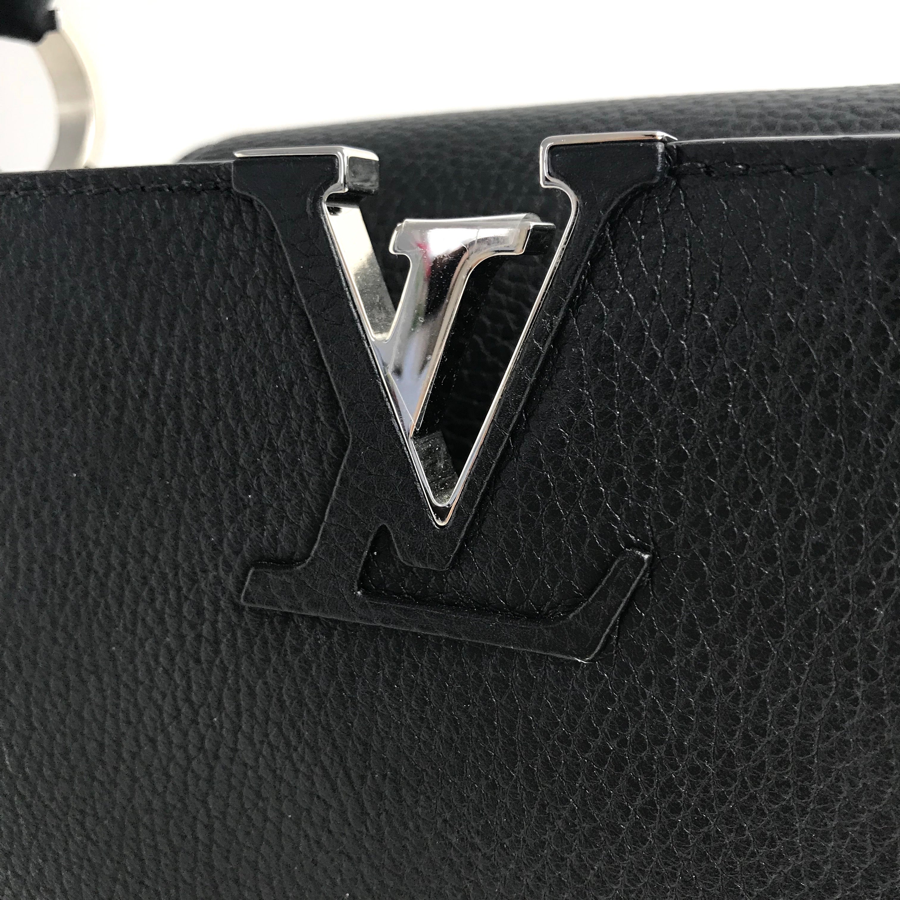 LOUIS VUITTON Capucines Black PM – Vintage500