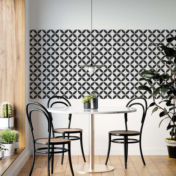 Simplistic Black and White Pattern