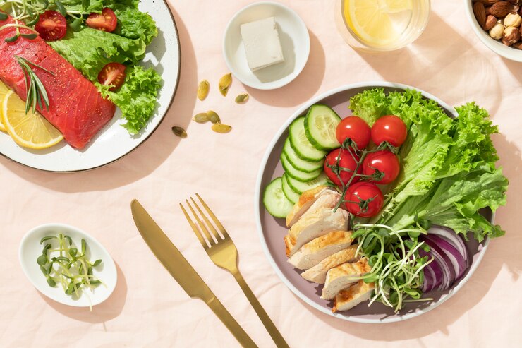 Healthy food plates | salmon slice | vegetables | tofu