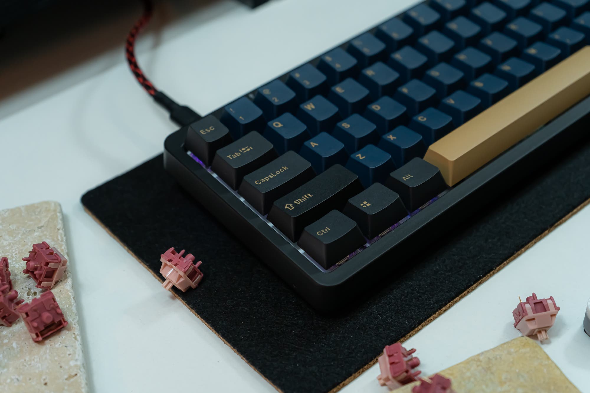 PBT DOUBLESHOT OEM PROFILE BLUE SAMURAI / RED SAMURAI KEYCAPS SET