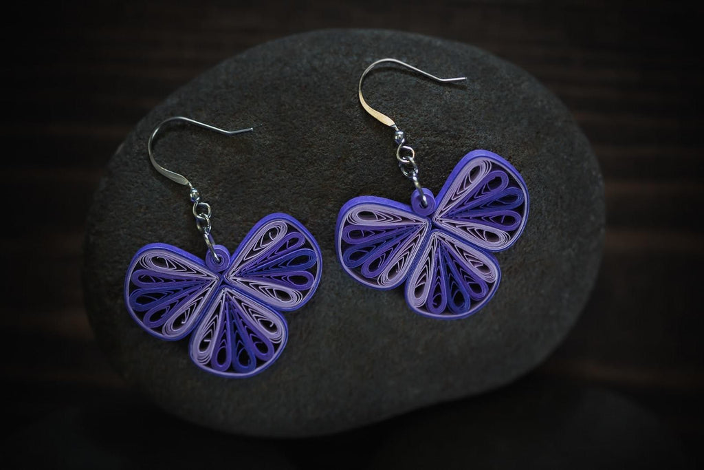 quilled butterfly earrings - Szukaj w Google | Joyería de filigrana,  Joyería de filigrana de papel, Collares artísticos