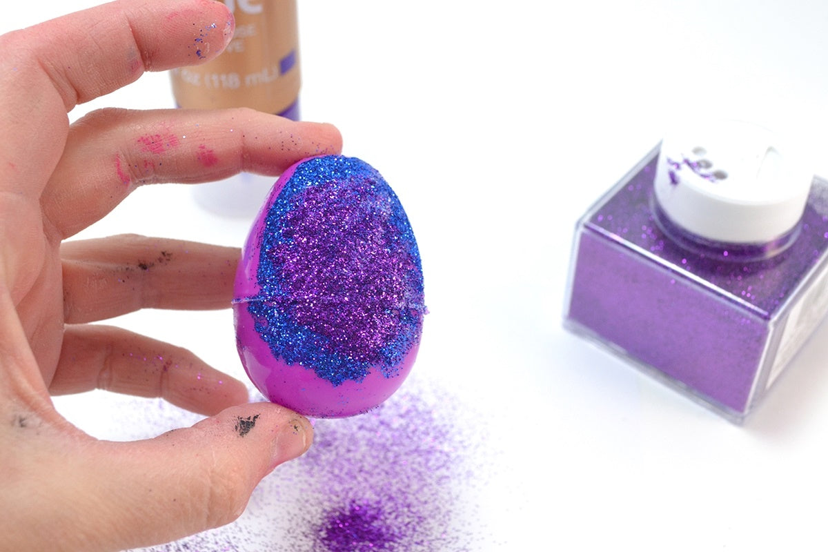 How to Glue Glitter to Plastic - Glitter Galaxy Eggs