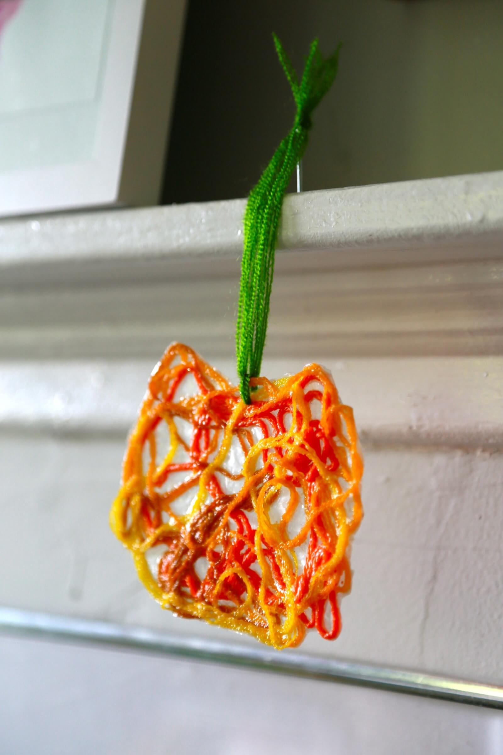 Yarn Glue Pumpkins