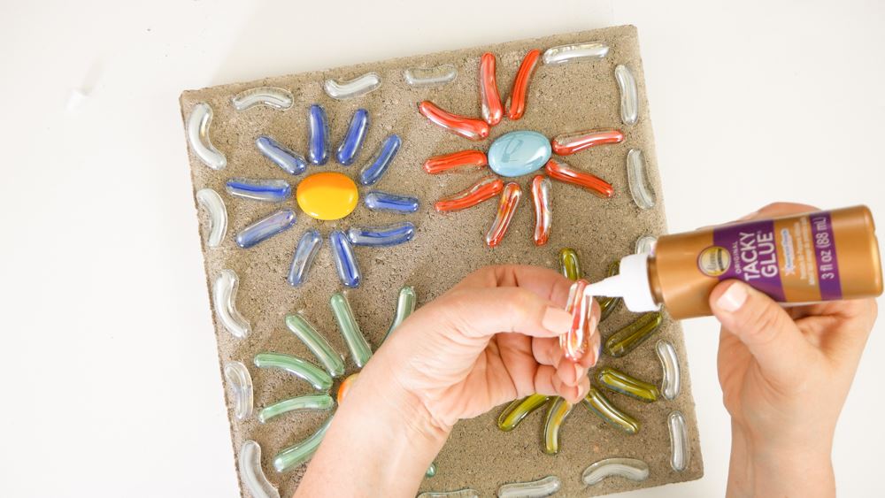 DIY Mosaic Stepping Stone