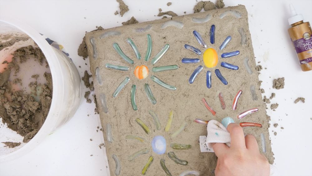 DIY Mosaic Stepping Stone