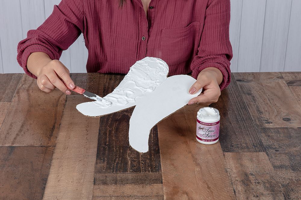 Aleene's True Snow Wood Angel - apply True Snow to wings