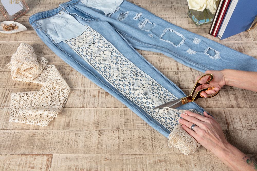 Aleene's Lace Jeans DIY - trim lace