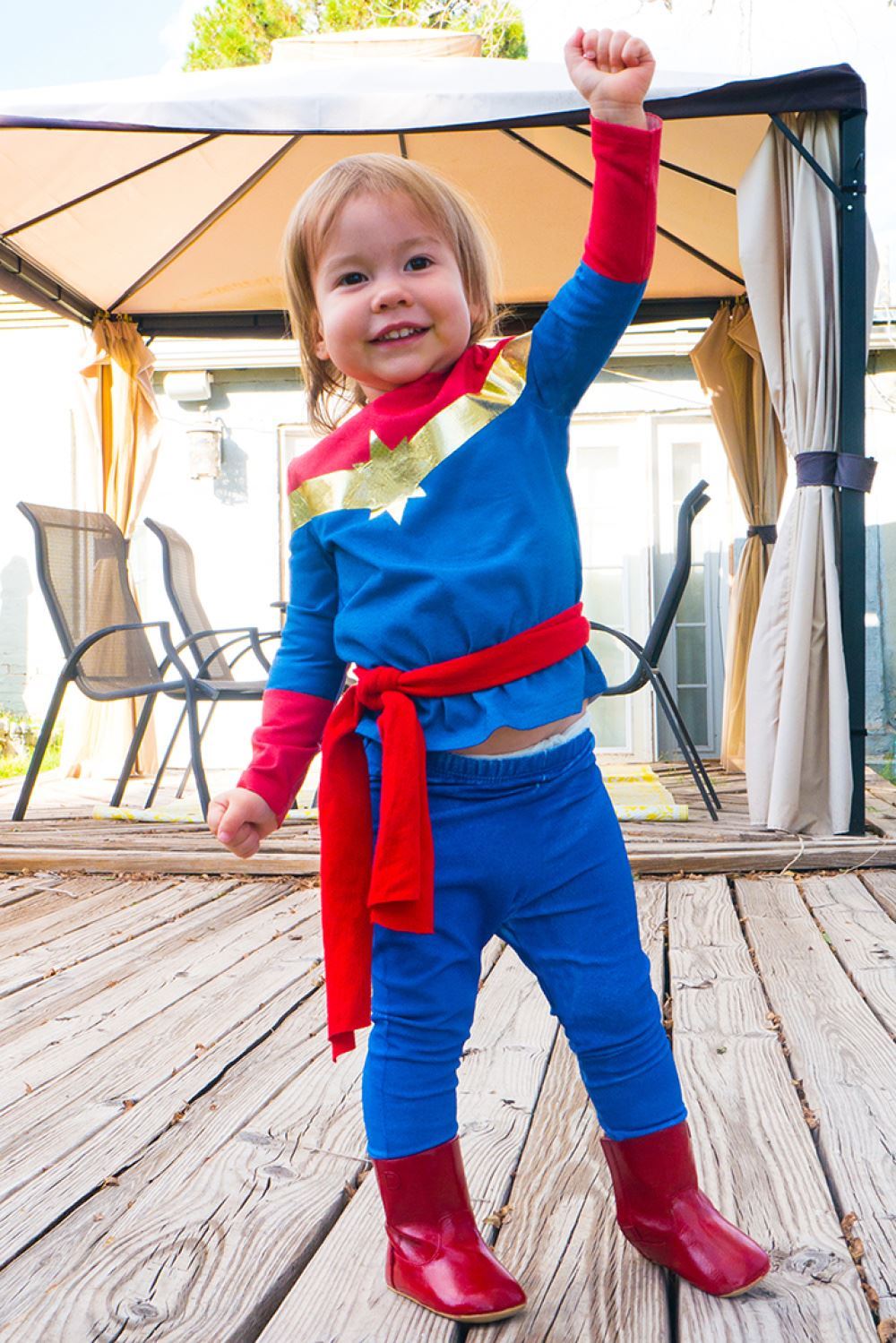 Aleene's No-Sew Captain Marvel Costume