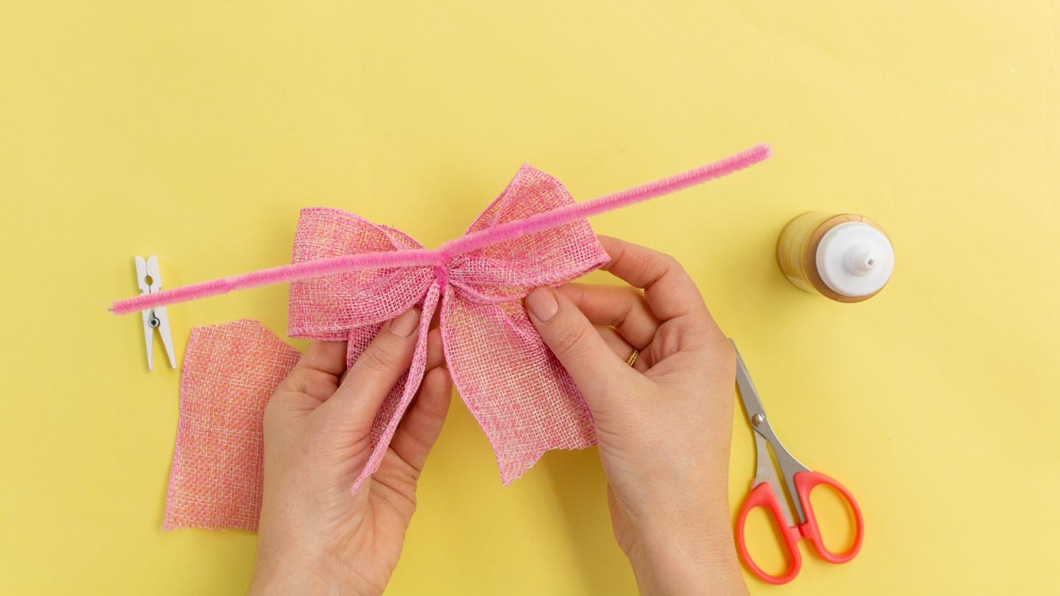Wrap pipe cleaner around bow