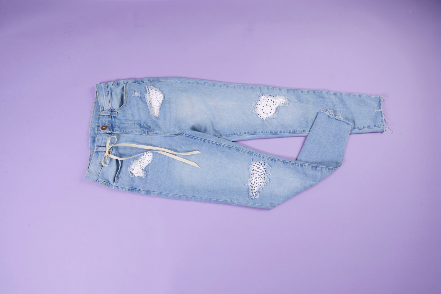 No-Sew Upcycled Jeans with Crochet Doilies