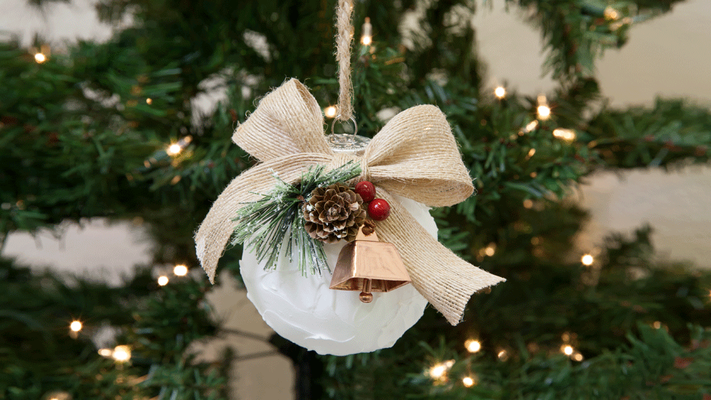 10 Fun Christmas Ornament DIYS - Easy Homemade Ornament Ideas